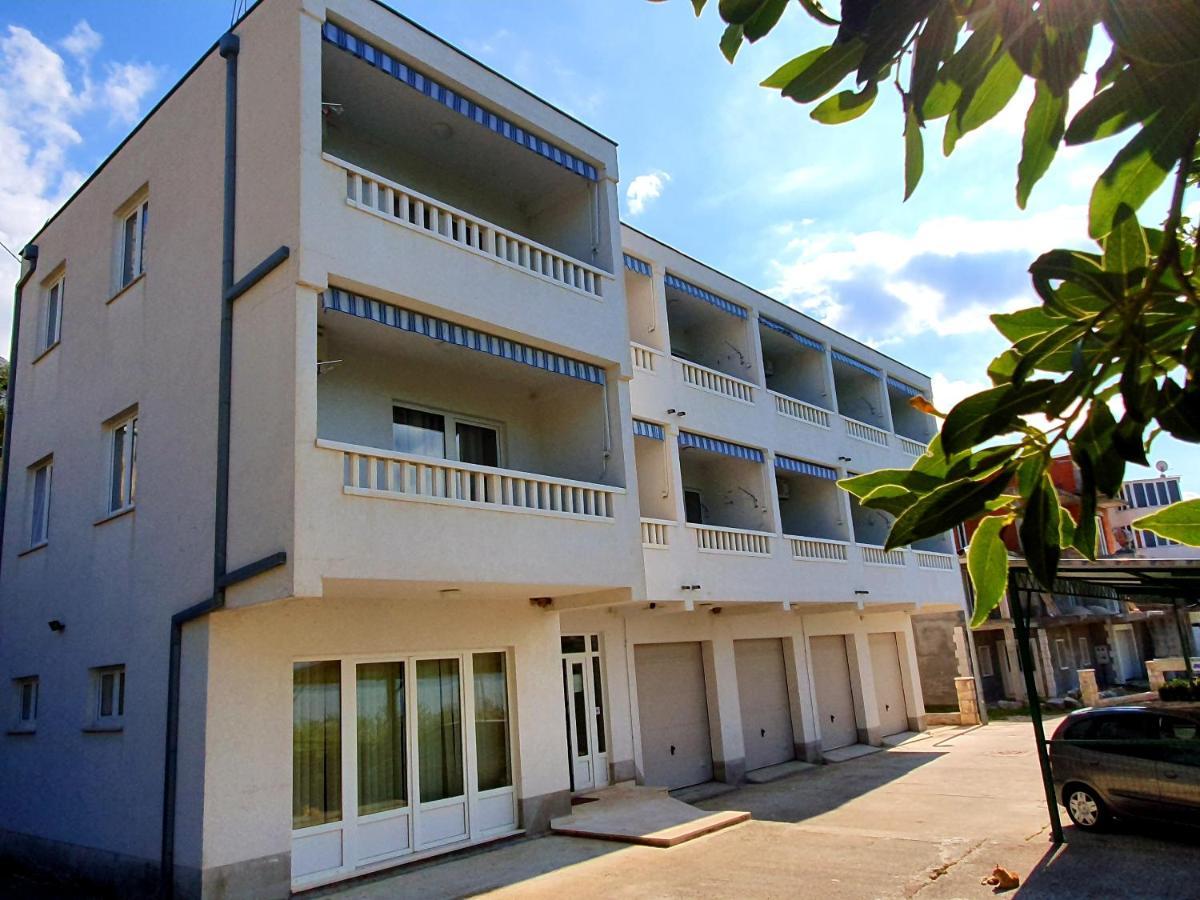 Villa Dvor Apartments Omiš Exterior foto